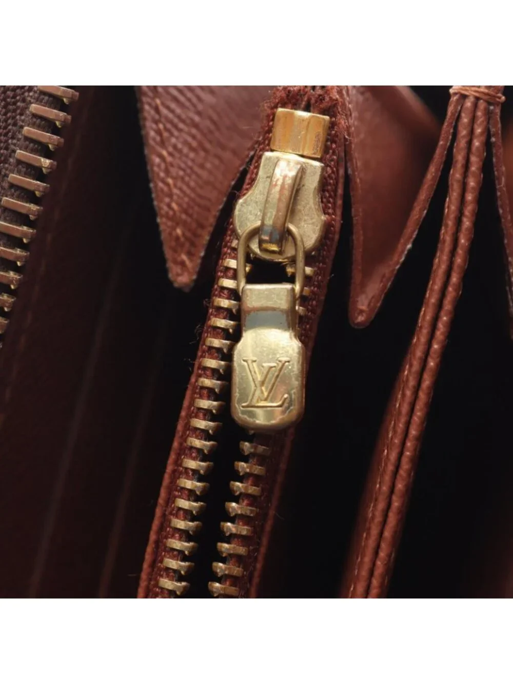 Louis Vuitton Round Wallet Zippy Monogram